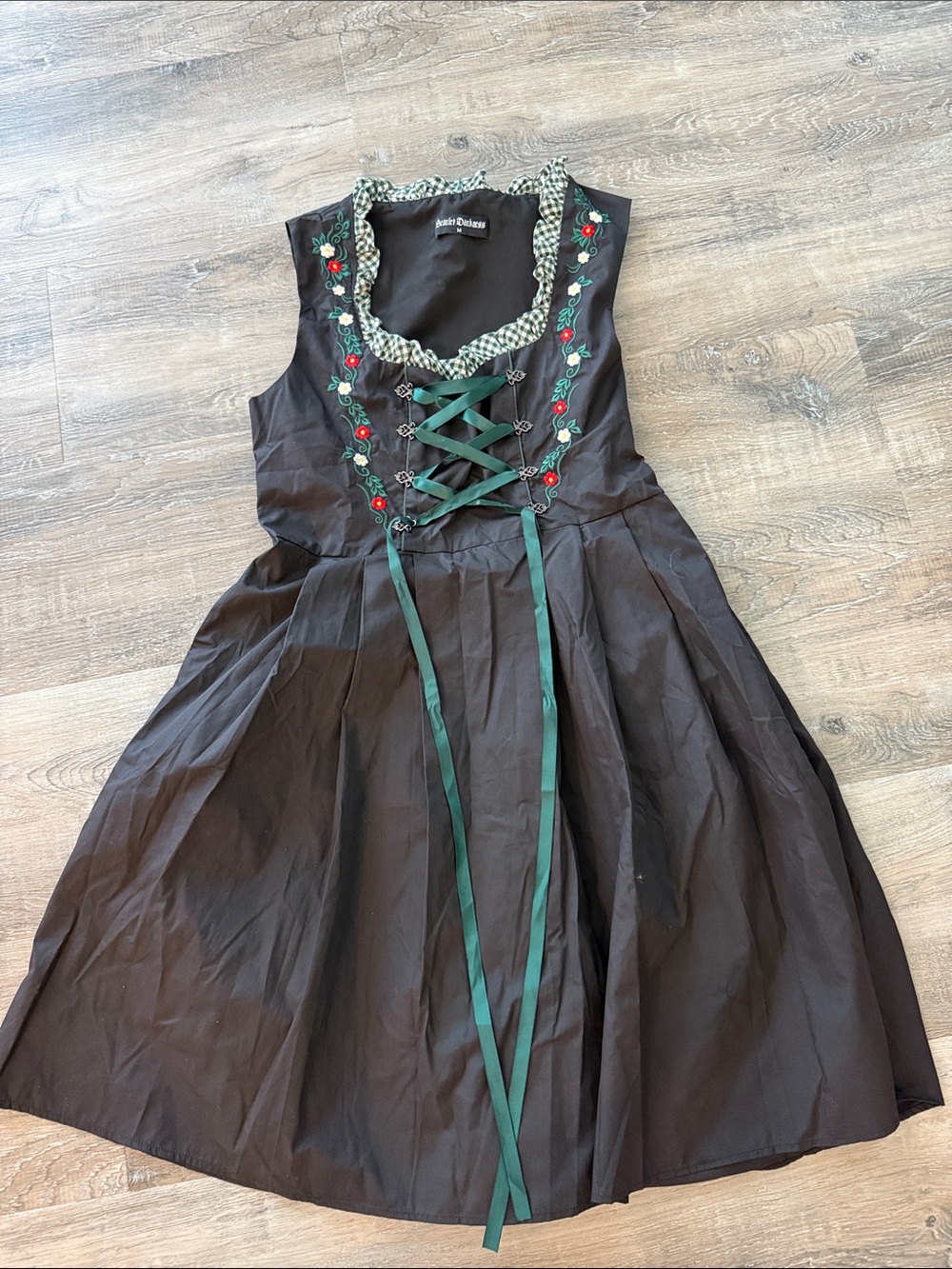 Scarlet Darkness Black Dirndl-Style Sleeveless Dress with Green Accents sz m